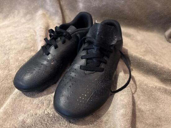 Entre Particuliers - Chaussures de foot crampons Adidas 35