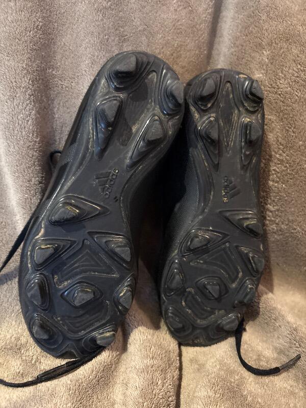 Tussen Particulieren - Adidas voetbalschoenen met noppen 35 3/4