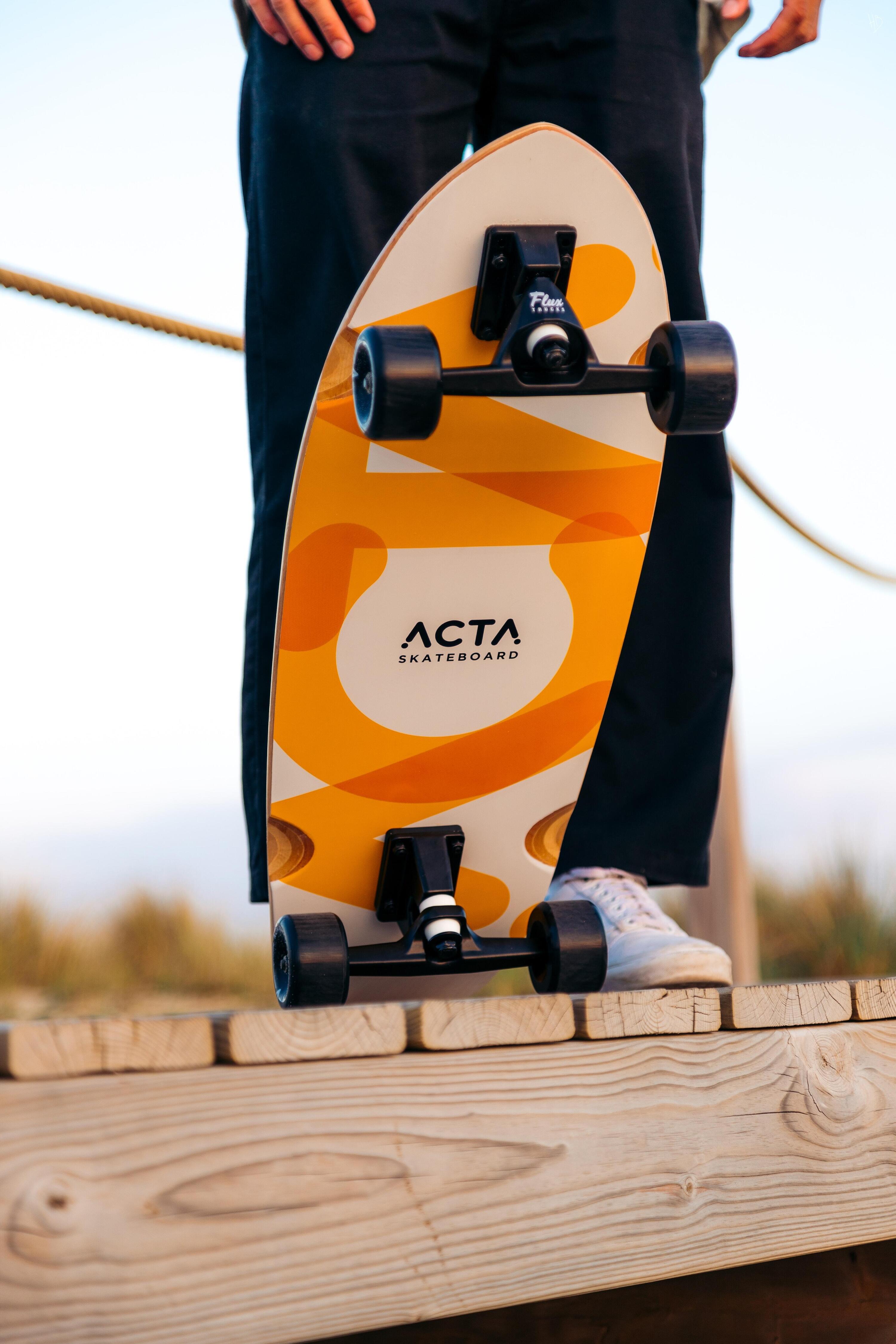 ACTA Surfskate Overlap 31" – Laranja e Branco - Prancha de surfe em maple de 7 c 3/8