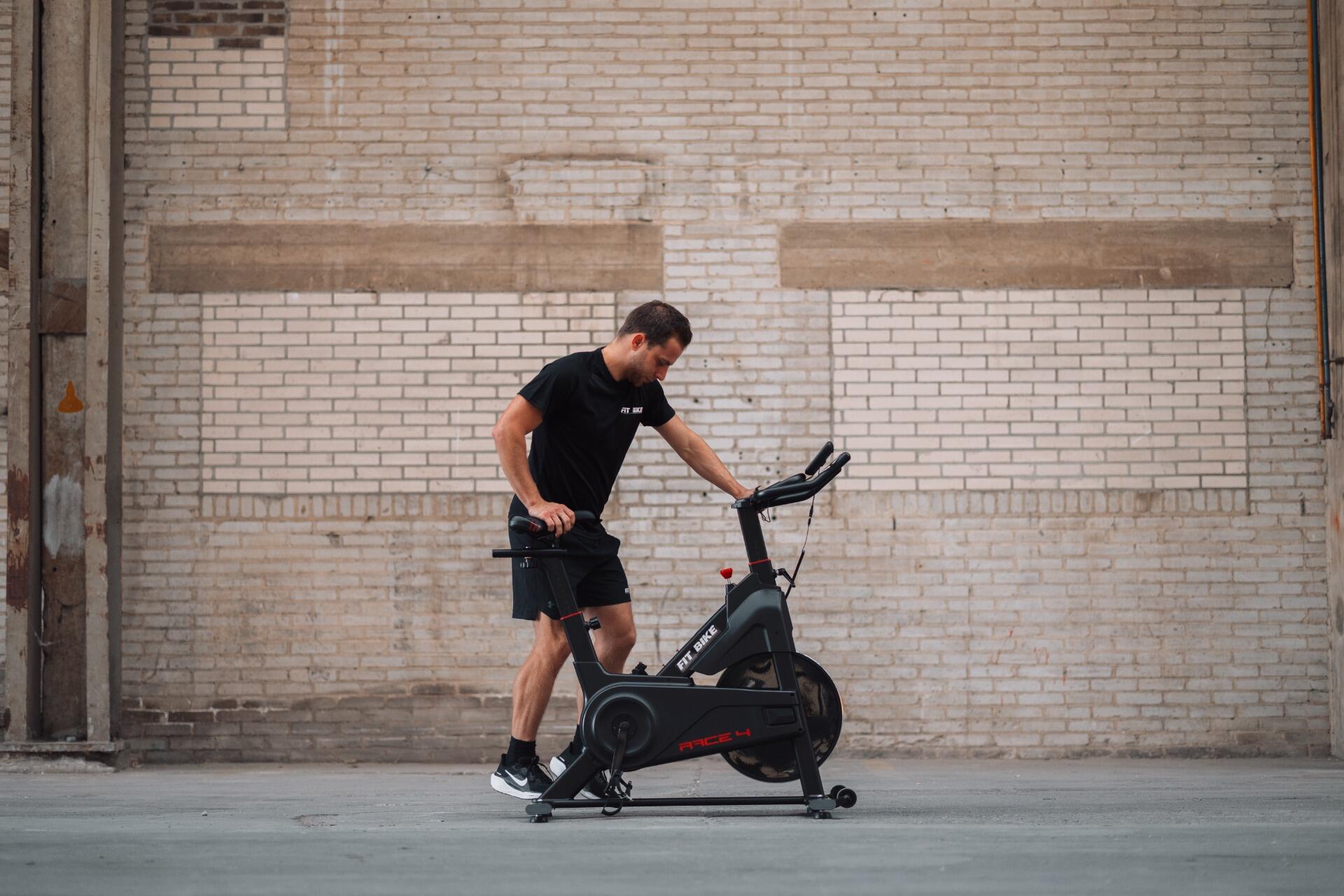 Vélo d'intérieur Race 4 3/7