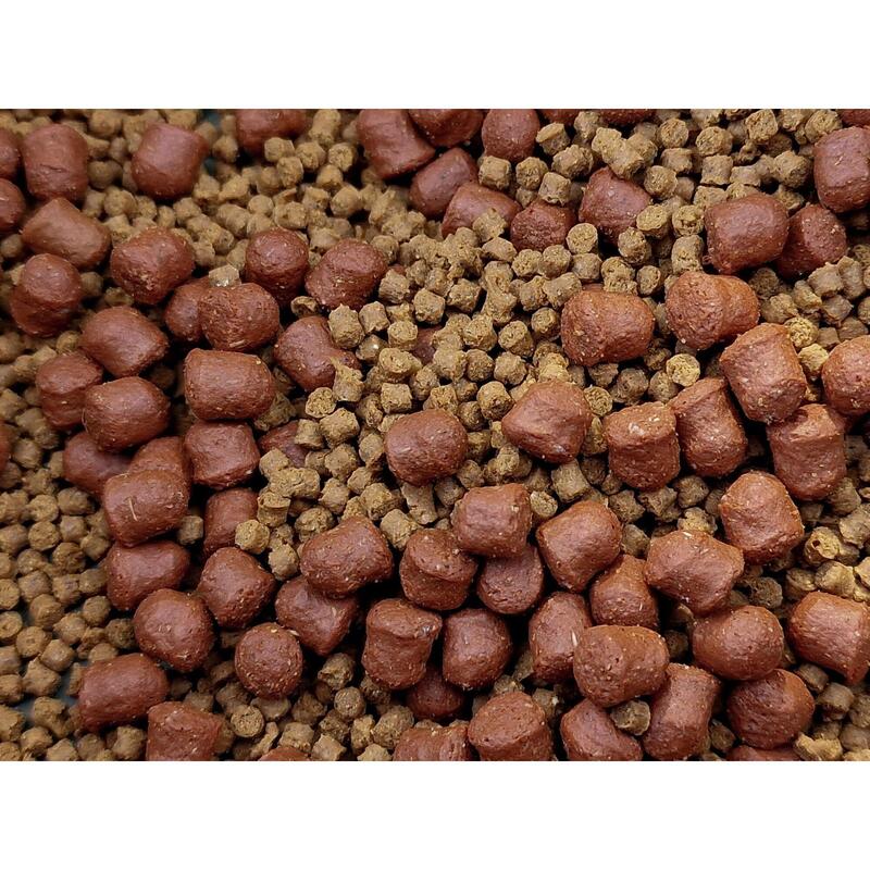 Micro-pellet karpiowy SuperFeed 2mm/1kg Squid&Chili