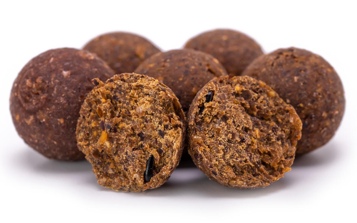Kulki proteinowe SuperFeed Pure 18mm/1 kg Pure Hot Indiana Spice