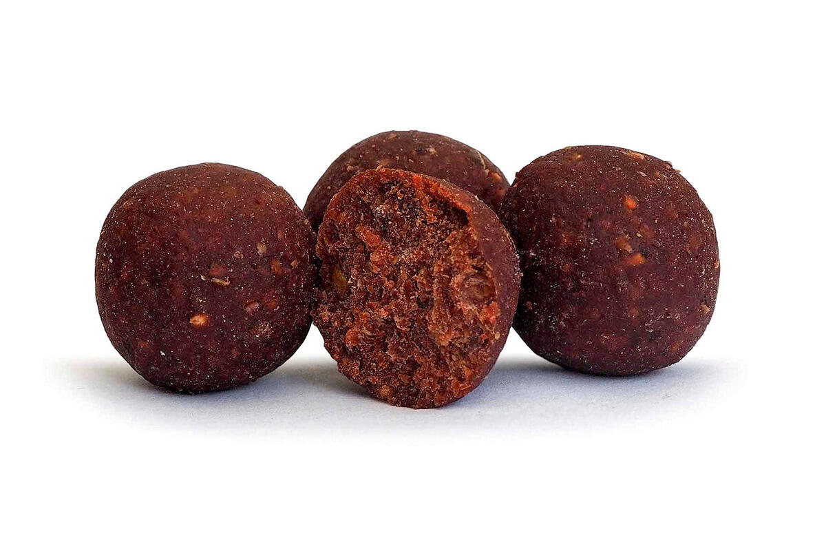 Kulki proteinowe SuperFeed Pure 18mm/1 kg Chili & Robin Red
