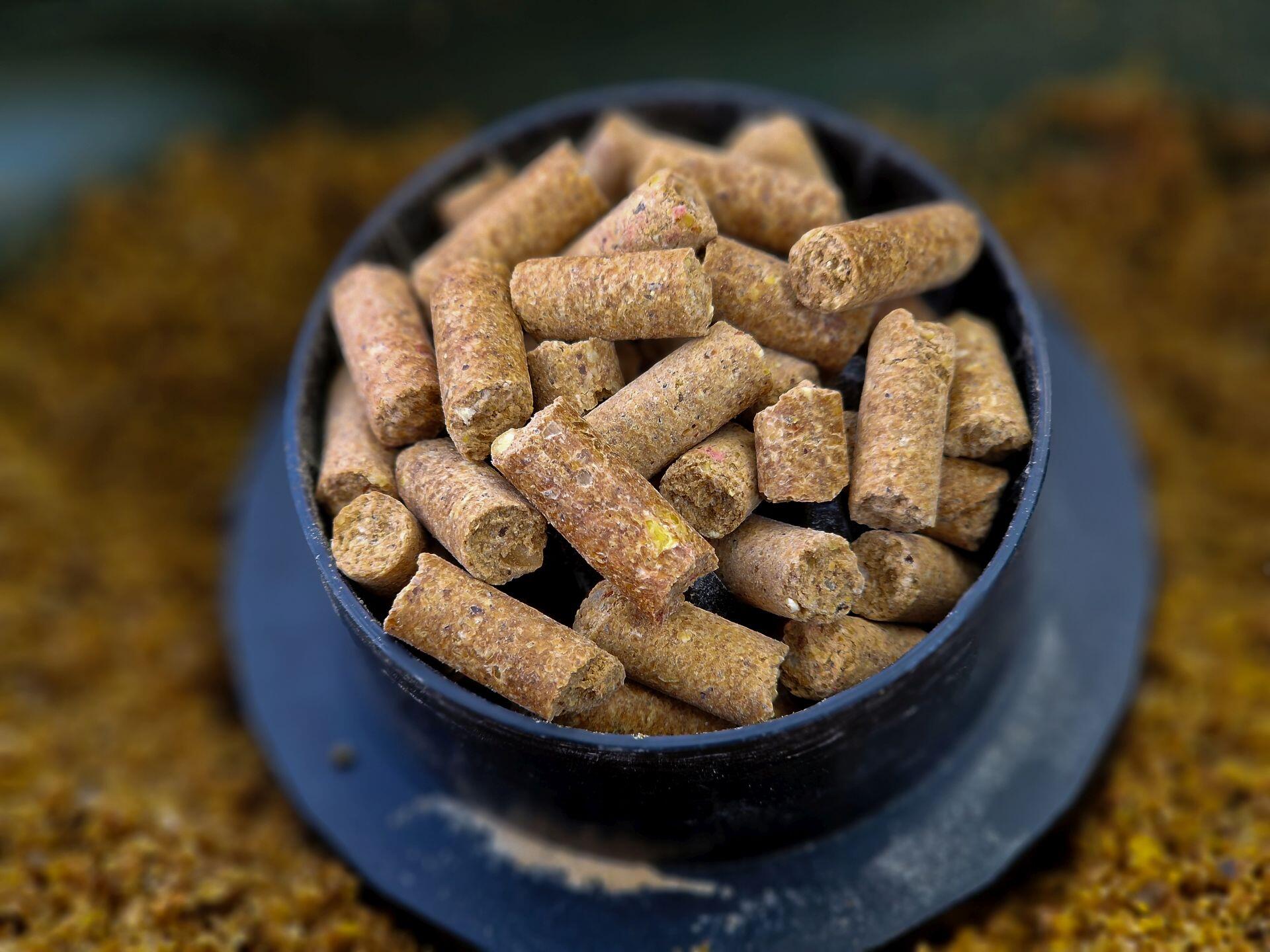 Pellet karpiowy Carp Food Natural 8mm/1kg CSL 3/6