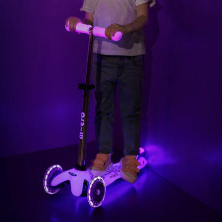 Patinete Scooter 3 Ruedas Micro Mini Deluxe LED Glow rosa 6/7