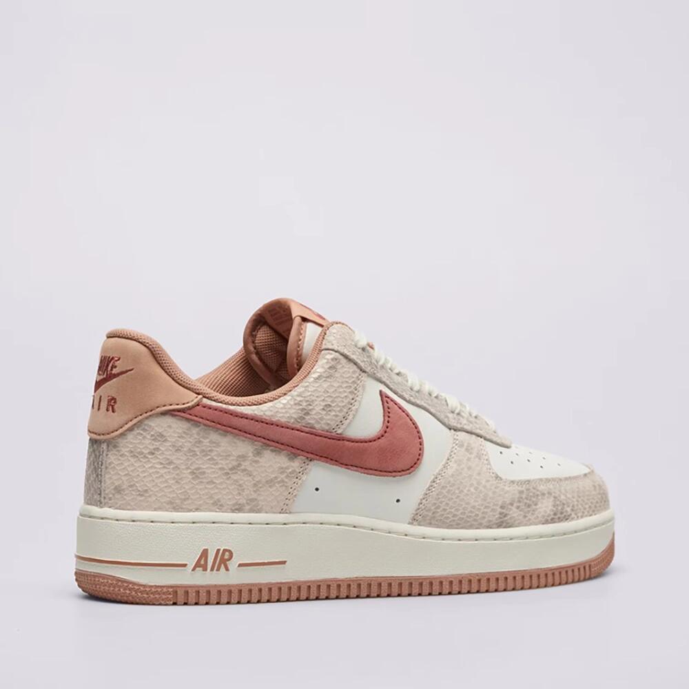Baskets Nike Air Force 1 '07 Lv8 Emb 6/7