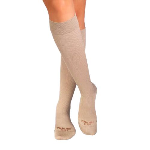 Skarpety uciskowe o długości 3/4 wykonane z beżowej bawełny merceryzowanej