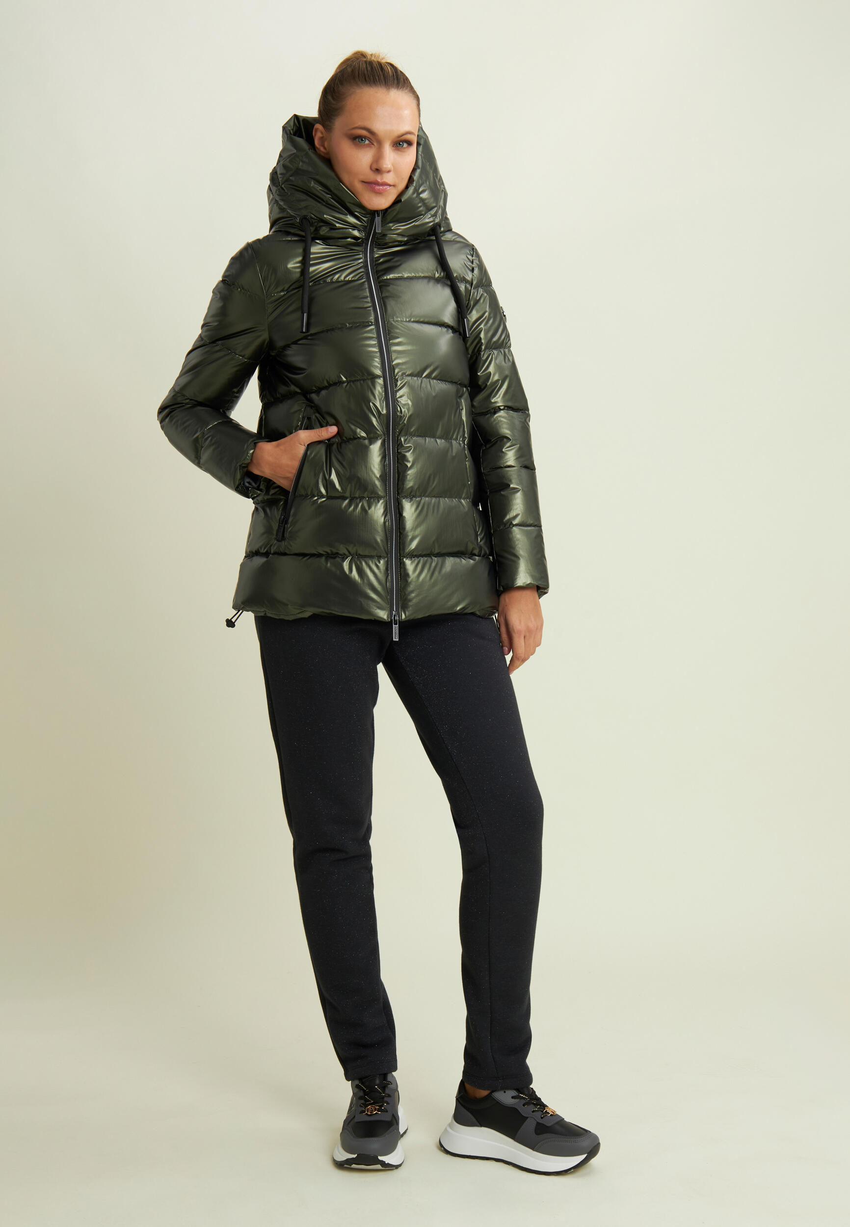 Doudoune pour femmes brillante avec capuche protectrice et cordon 5/5