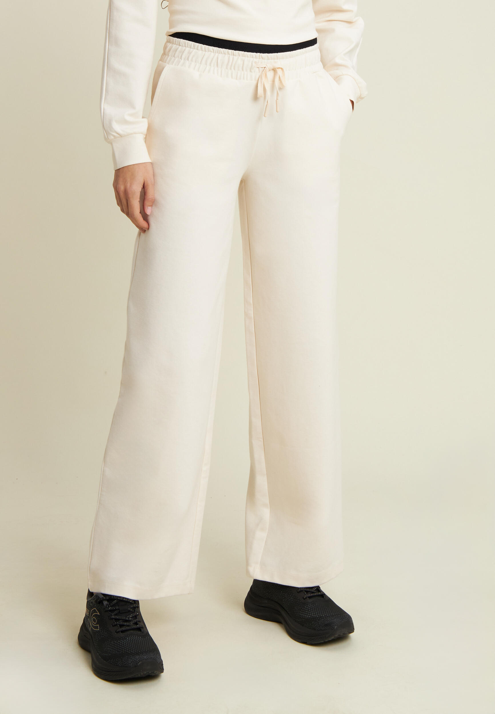 Pantalon pour femmes ample avec broderie 2/4