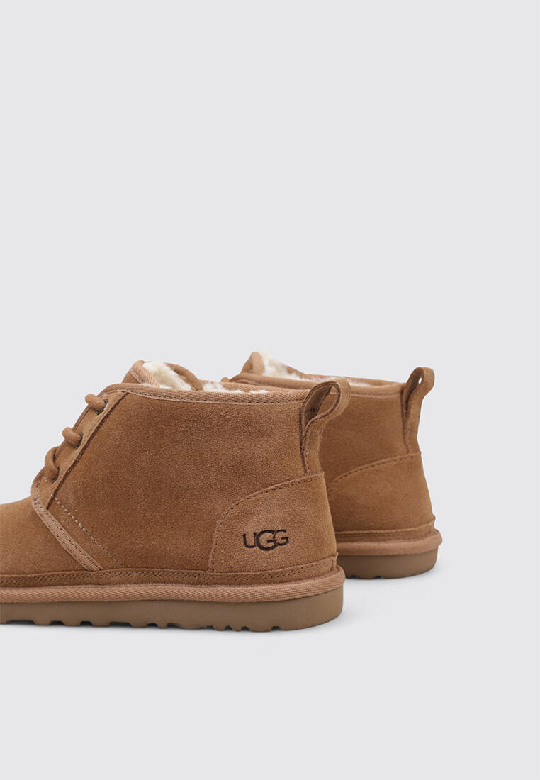 UGG Neumel Femme — Bottine mi-haute en cuir, doublure textile 4/5