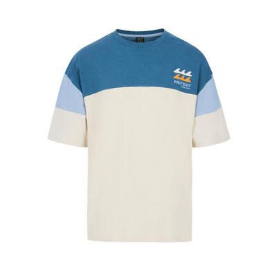 T-shirt protest duel