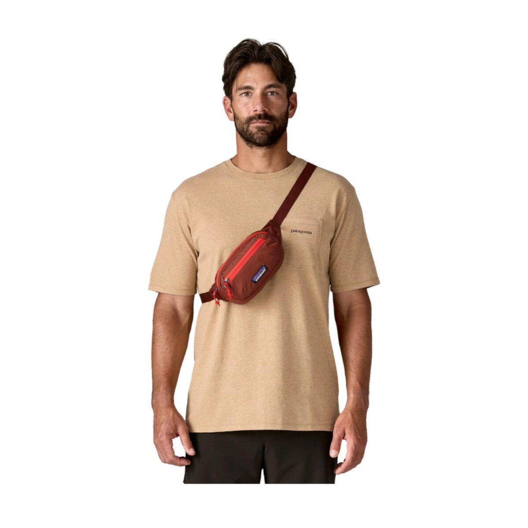Borsetă Terravia Mini Hip Pack roșu