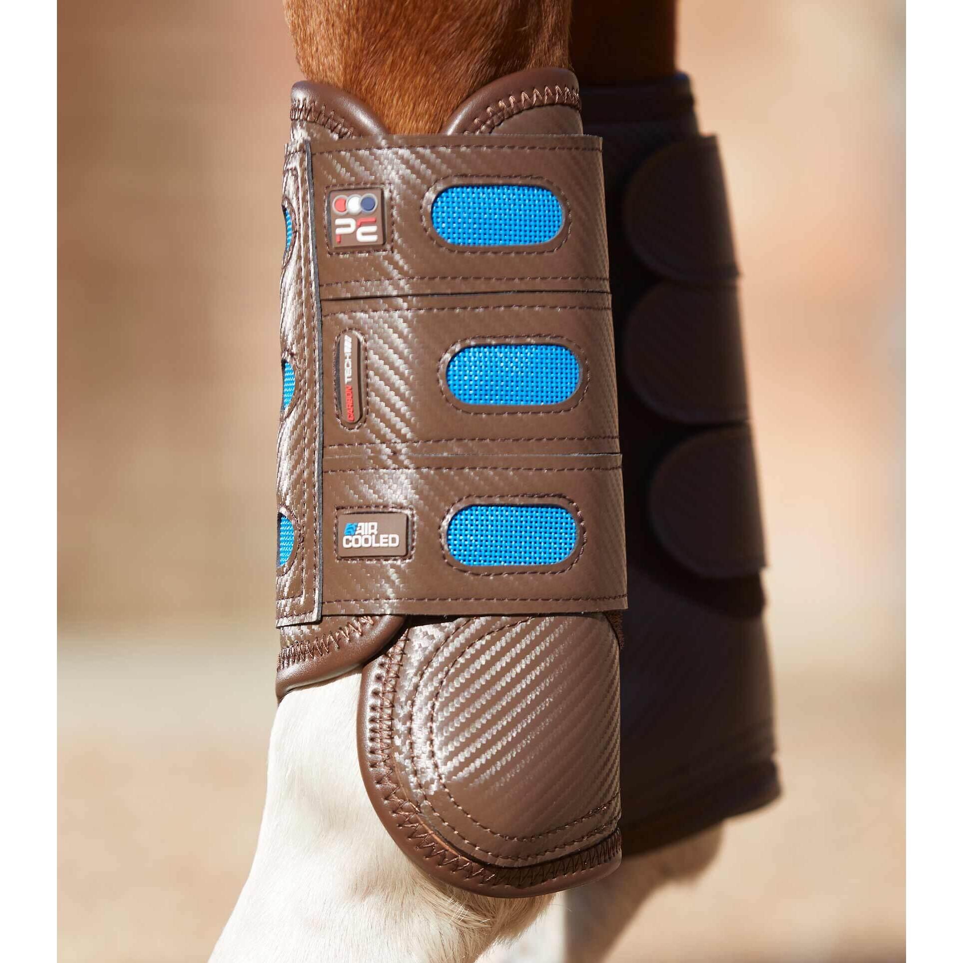 Guêtres antérieurs fermées pour cheval Premier Equine Carbon Tech Air Cooled 4/5