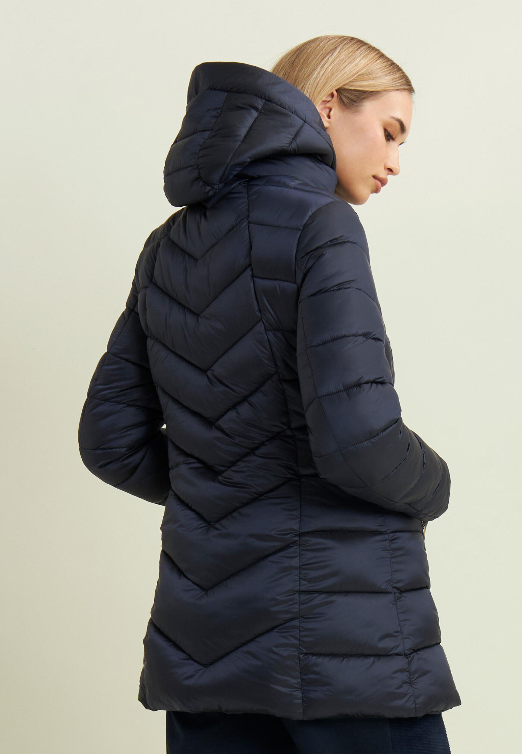 Doudoune pour femmes matelassée avec capuche et boutons à pression 3/5