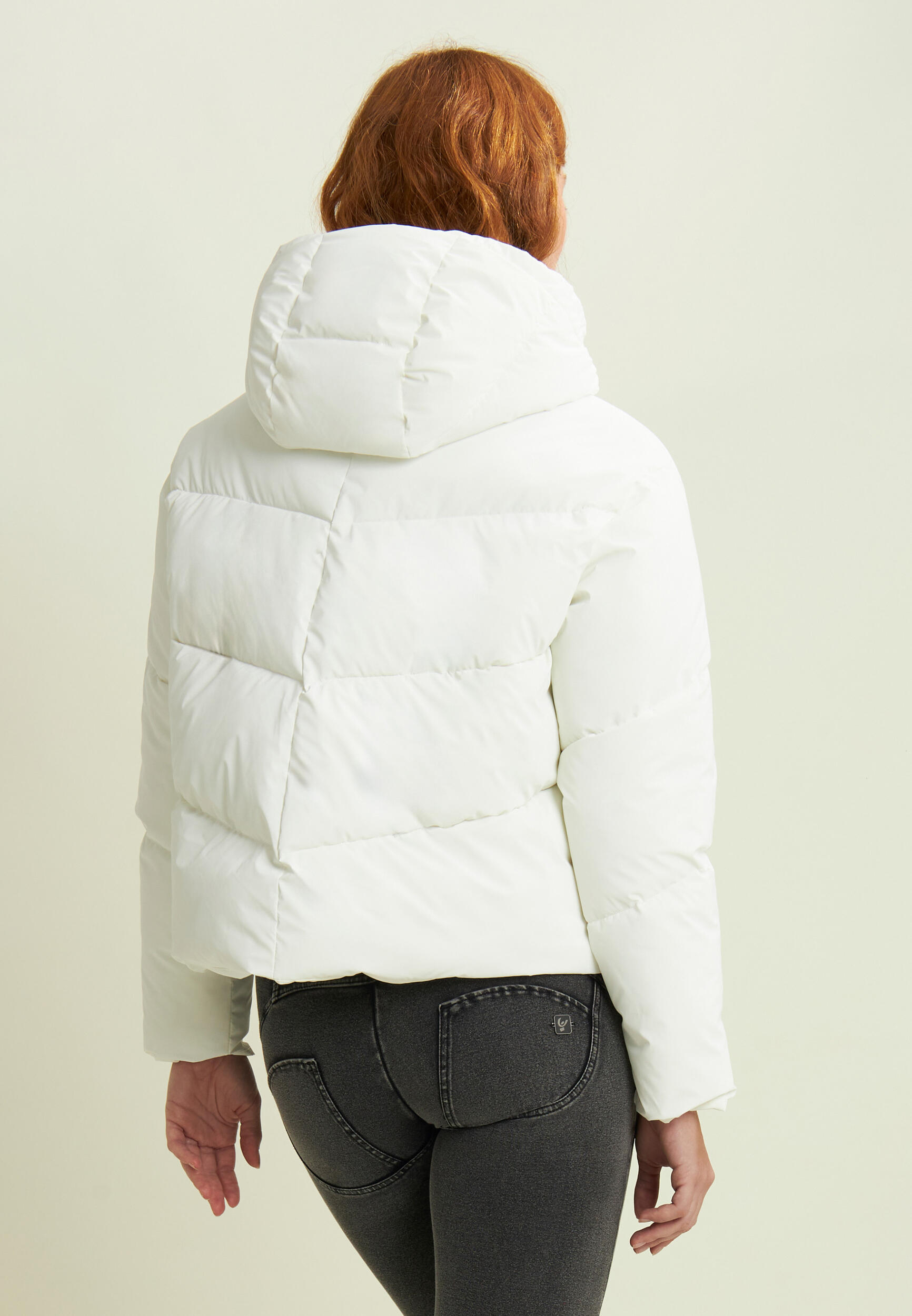 Doudoune cropped pour femmes avec col montant et cordon réglable 3/5