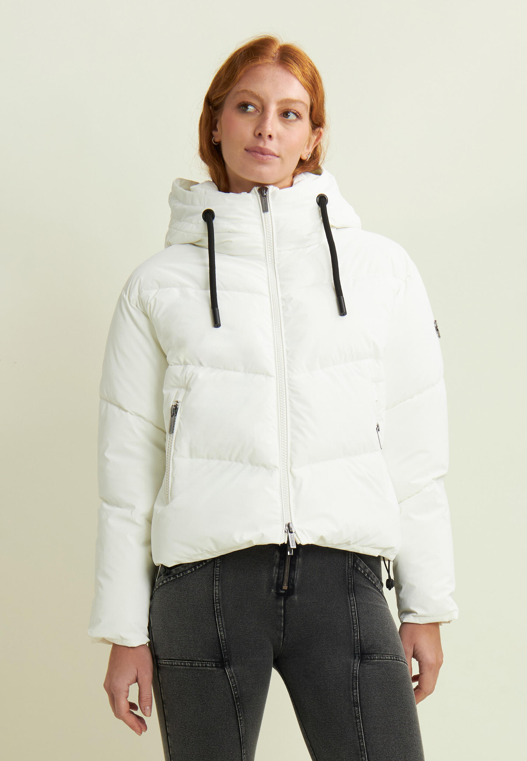 Doudoune cropped pour femmes avec col montant et cordon réglable 2/5