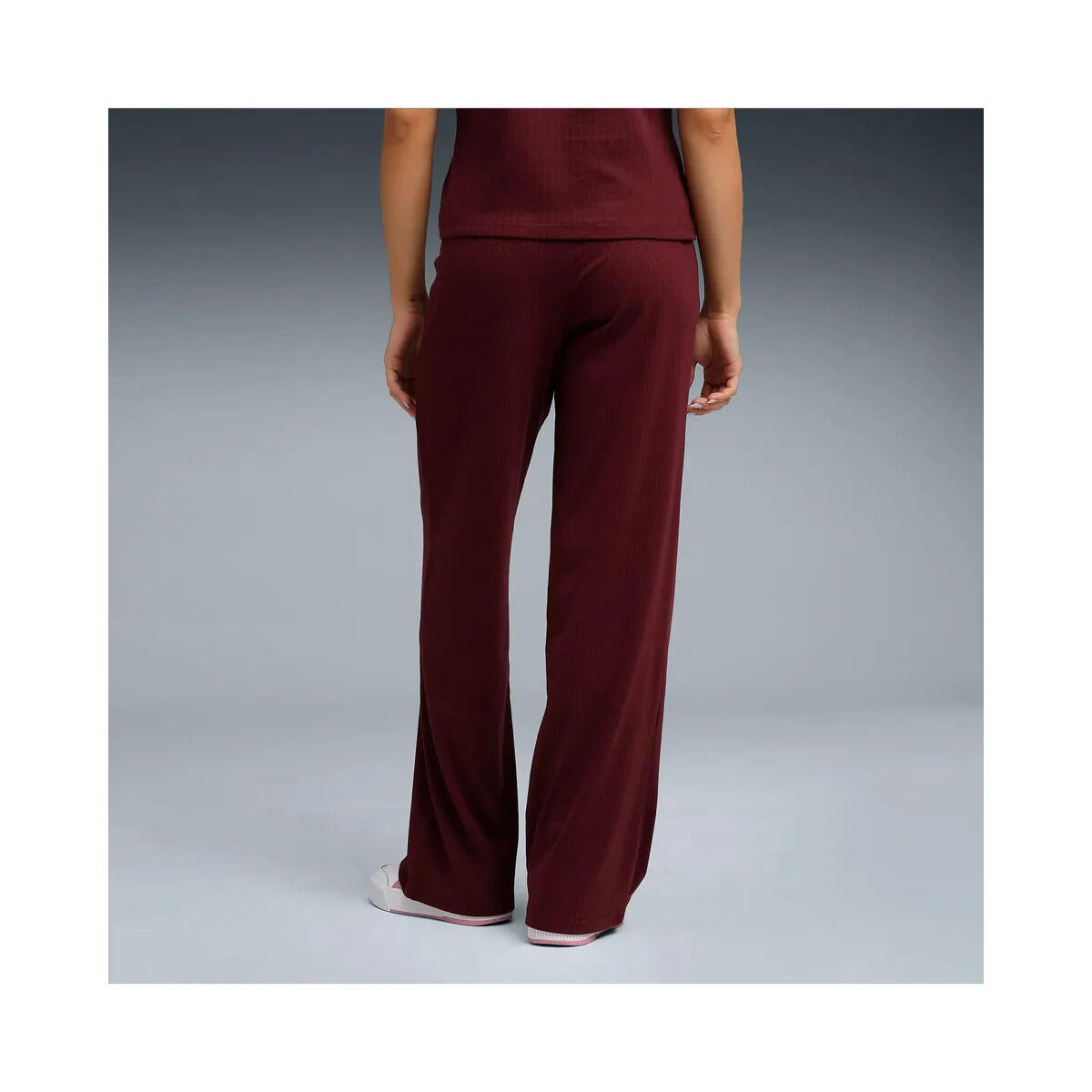 Pantaloni da donna Puma ESS Elevated 2/4