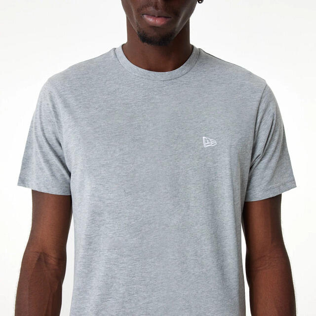 T-shirt New Era Essentials 3/5