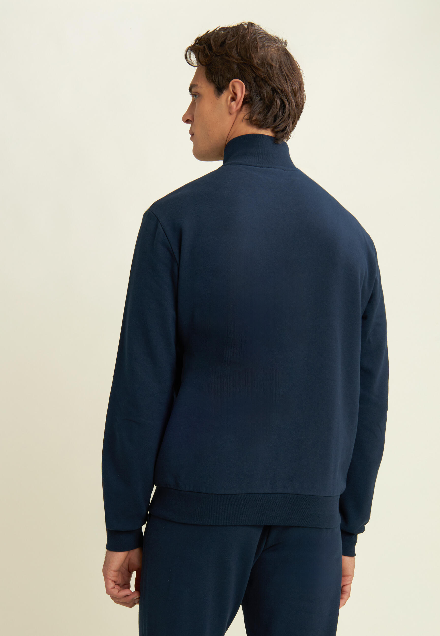 Sweat-shirt entièrement zippé avec bande contrastée sur la poitrine 3/4