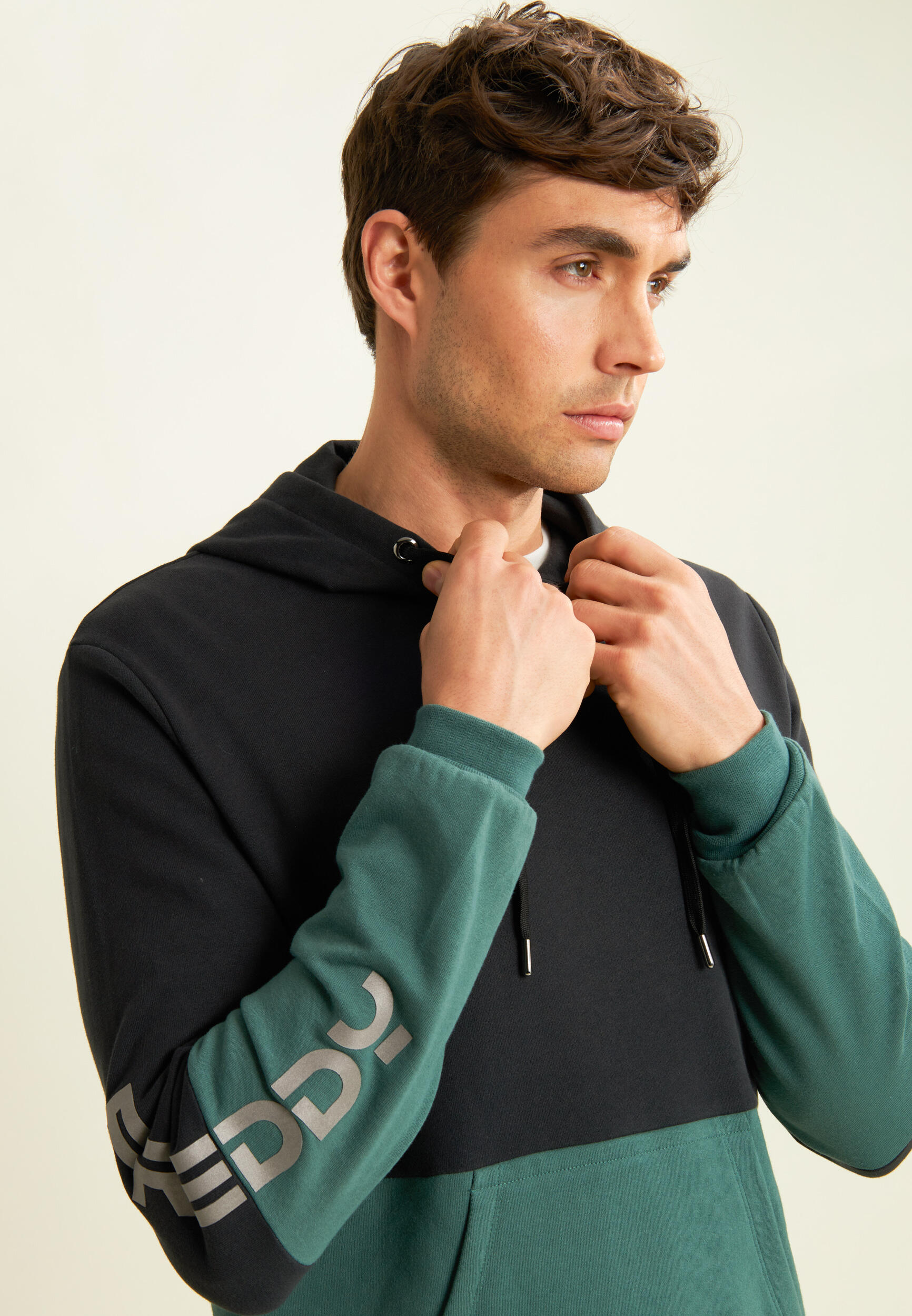 Sweat-shirt à capuche en jersey à détails colorés 4/4