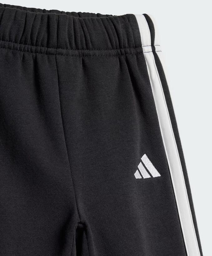 Dětská sportovní souprava Essentials 6/7