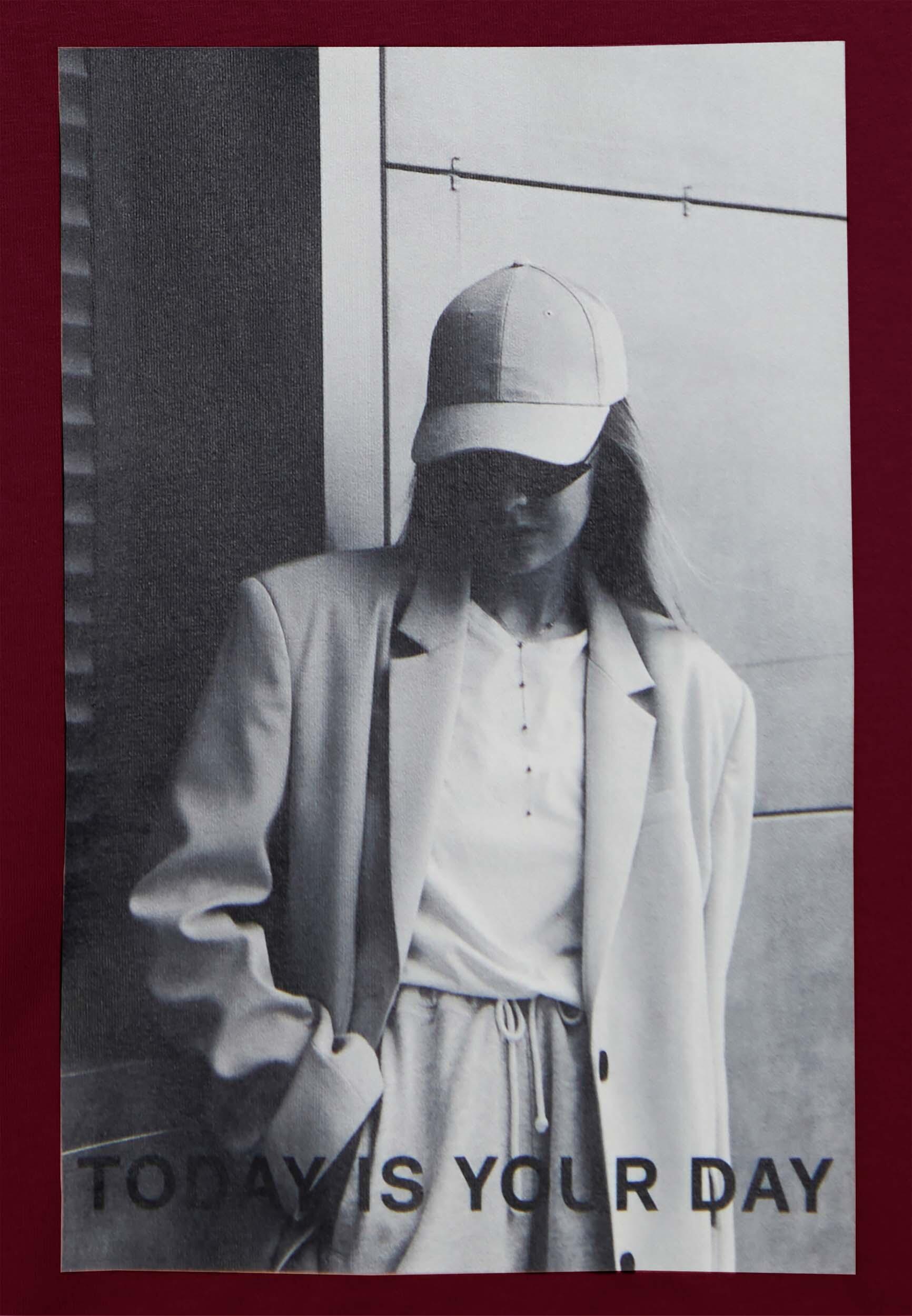 T-shirt pour femmes classique avec imprimé photographique 3/3