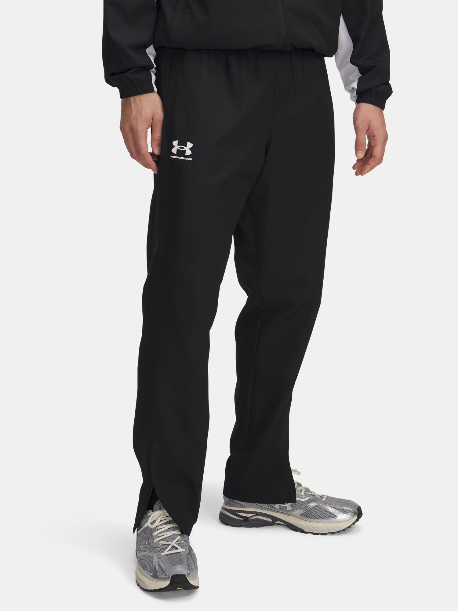 UNDER ARMOUR picture