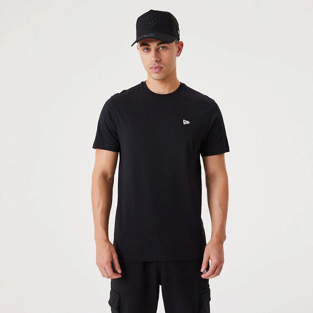 T-shirt New Era Essentials 3/7
