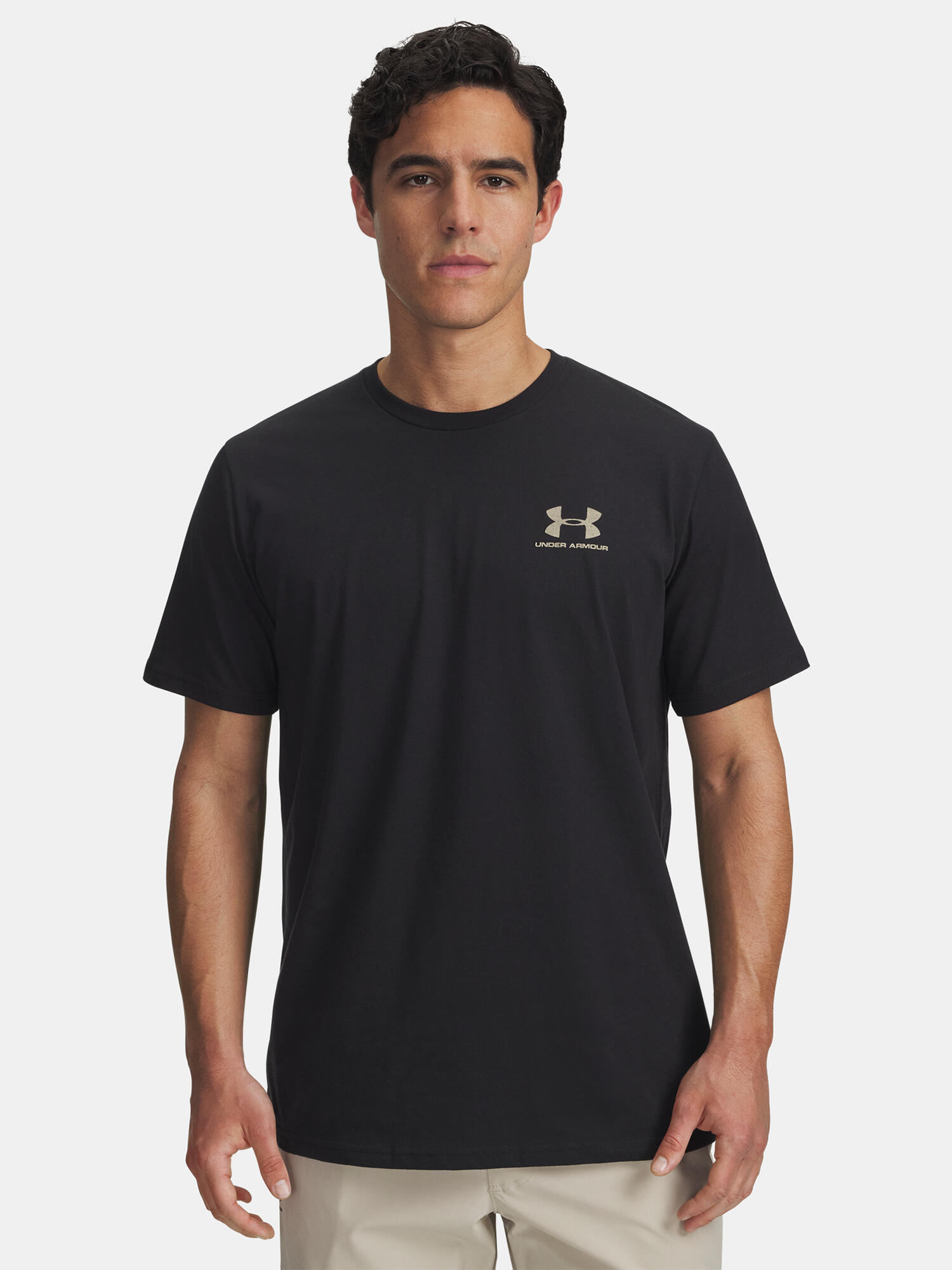 UNDER ARMOUR picture