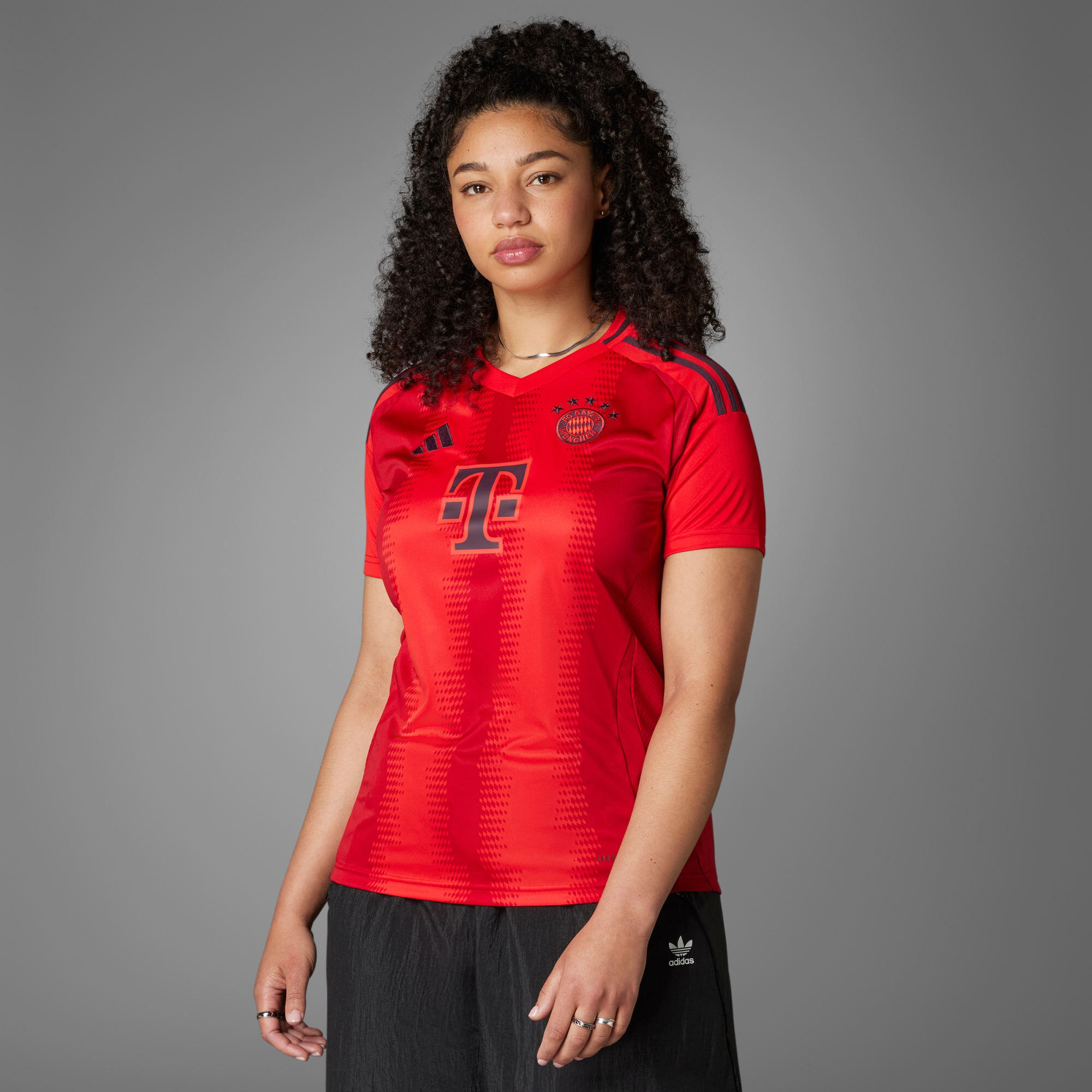 Camisola Principal 24/25 do FC Bayern München 3/7