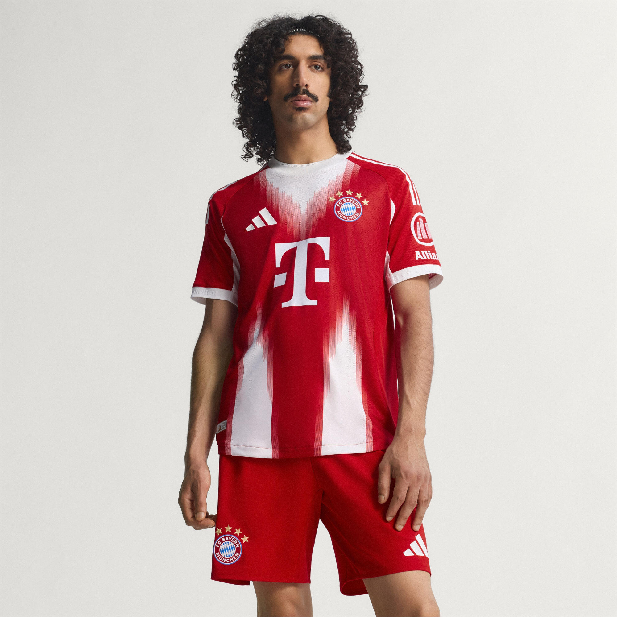 FC Bayern München 25/26 Authentic Heimtrikot 3/7