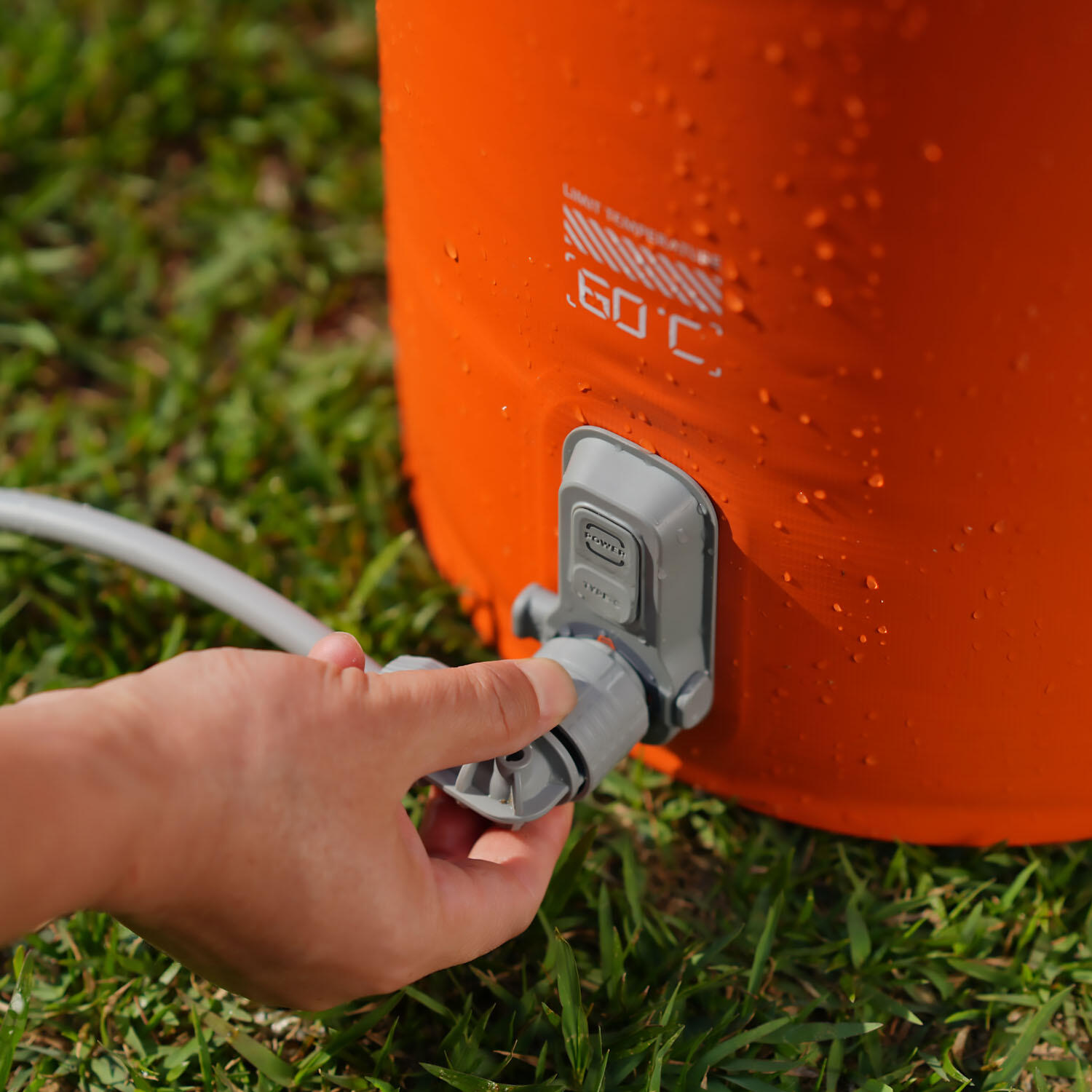 Malá bateriová sprcha s nádrží Flextail TINY Shower Bucket 5/8