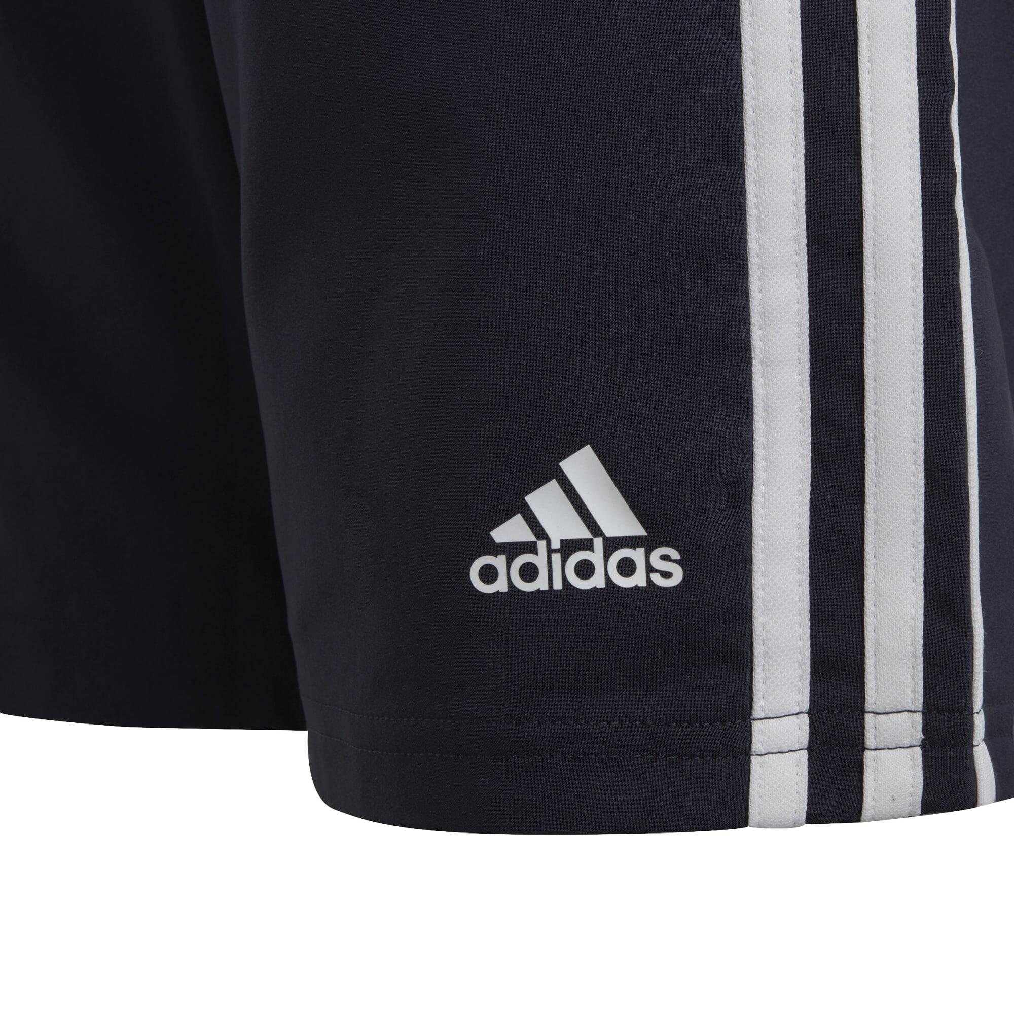 Shorts Adidas 3 bandes bleus. 4/7