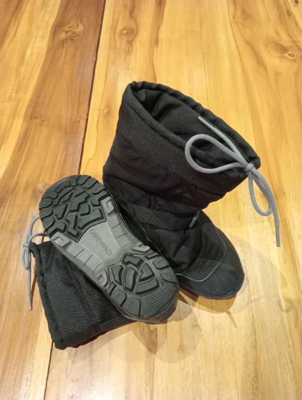 Tussen Particulieren - ZWARTE SNEEUWLAARZEN 2/3
