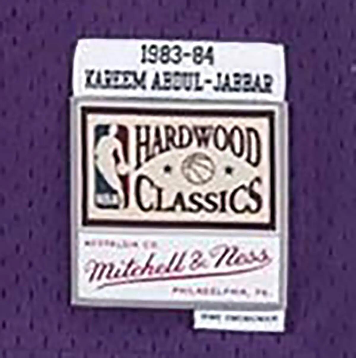 Mitchell & Ness Swingman Jersey Los Angeles Lakers Kareem Abdul-Jabbar lila 4/4