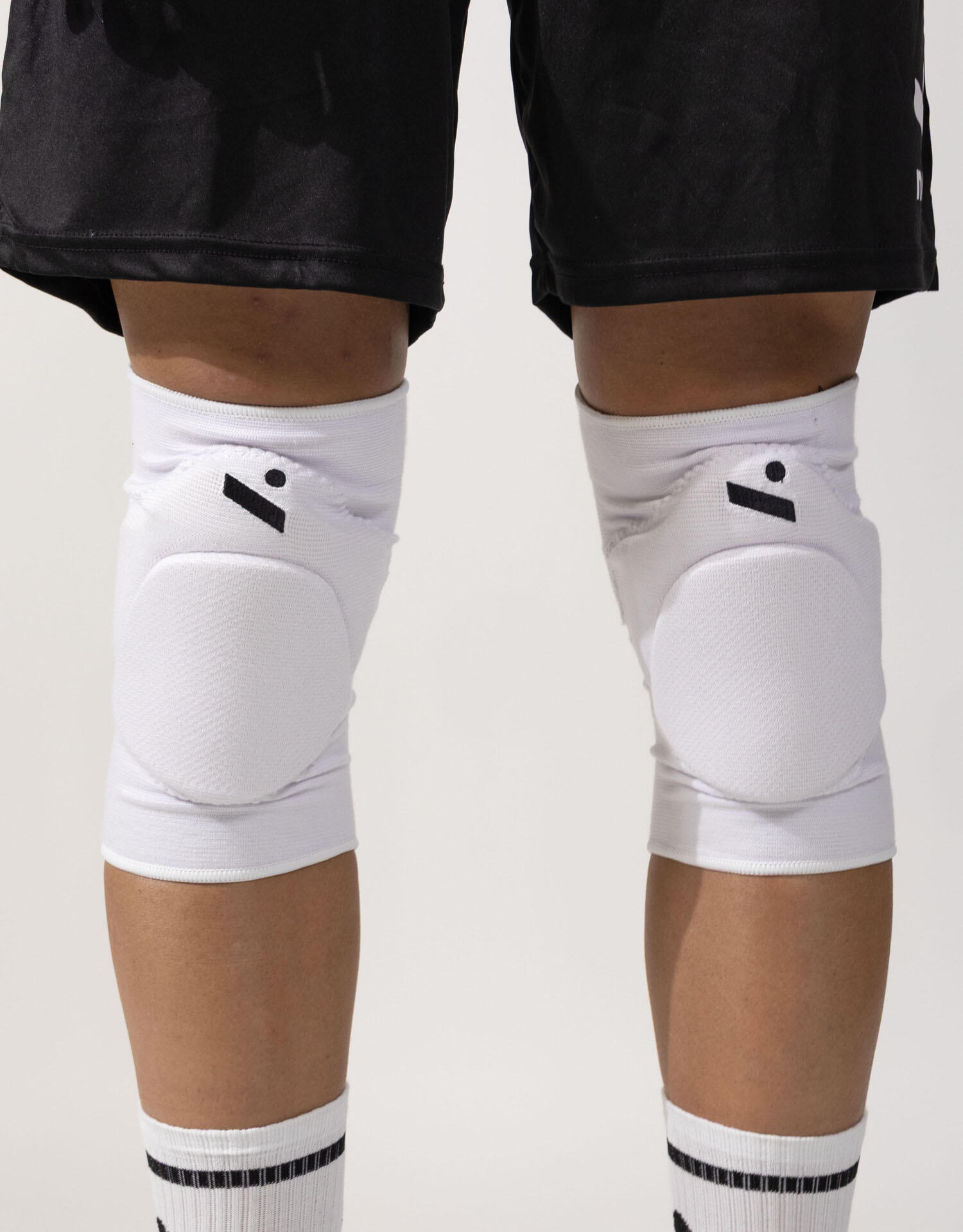 Joelheiras de voleibol – “Sleek” Brancas unissexo (XL) 4/7