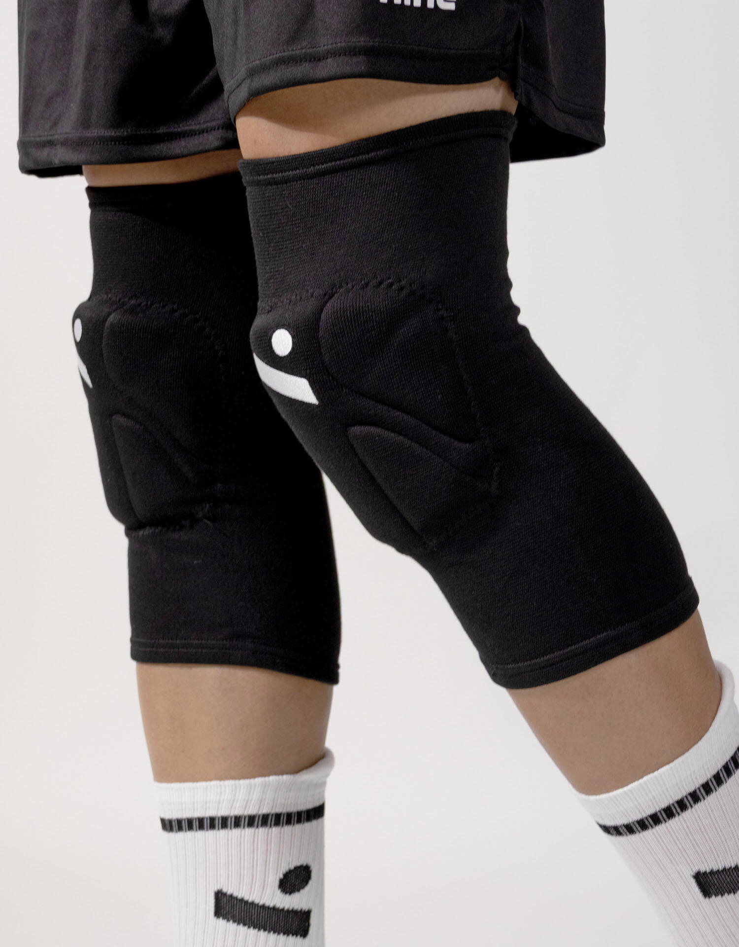 Ginocchiere da pallavolo – “New Shield” Nere unisex (S) 2/7