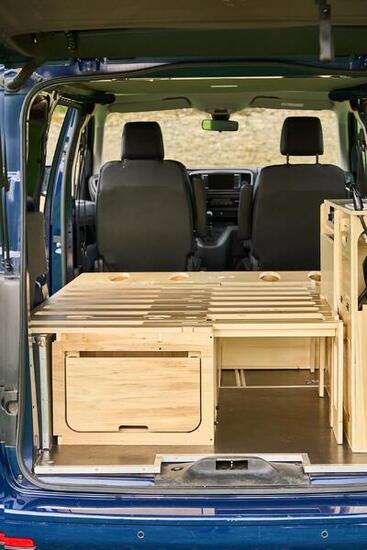 Camper Ausziehbett in L-Form ( 1 Schublade / Ohne Matratze)