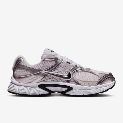 Zapatillas Casual Hombre Nike V5 Rnr HJ5228-104 Blanca