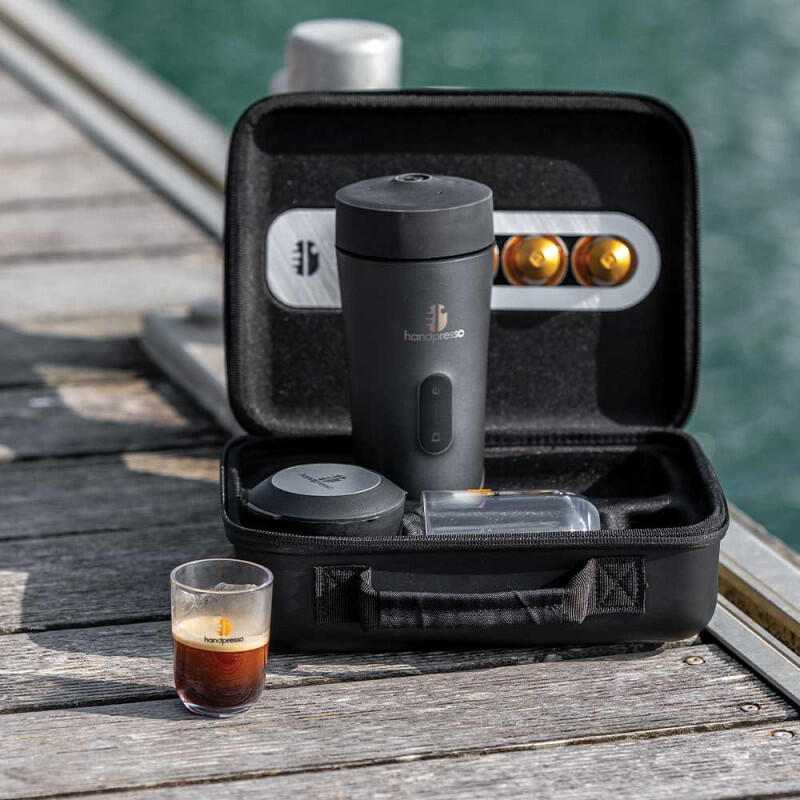 Coffret avec cafetière portable sur batterie Handpresso Auto Set 100ml 4/8