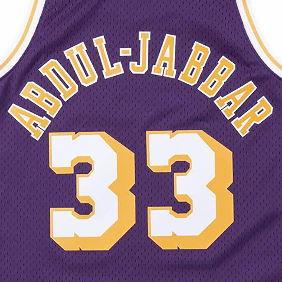 Mitchell & Ness Swingman Jersey Los Angeles Lakers Kareem Abdul-Jabbar lila 3/4