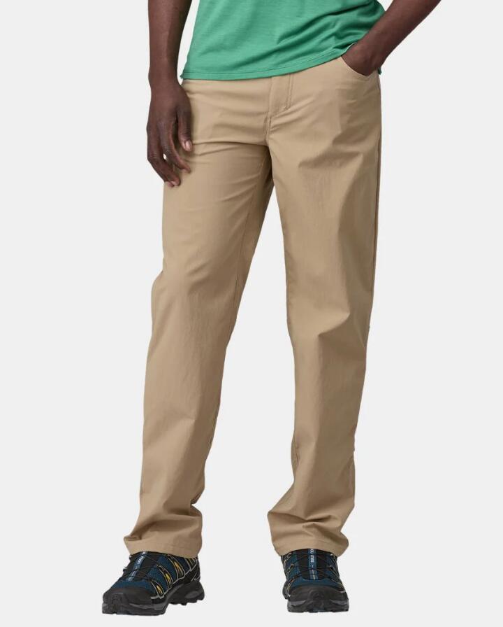 Pantalon Respirant Patagonia "Men's Quandary Pants - Regular" Beige 30 1/5