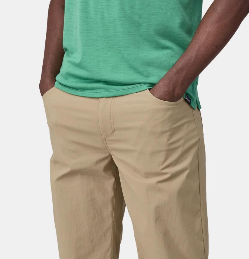 Pantalon Respirant Patagonia "Men's Quandary Pants - Regular" Beige 30 3/5