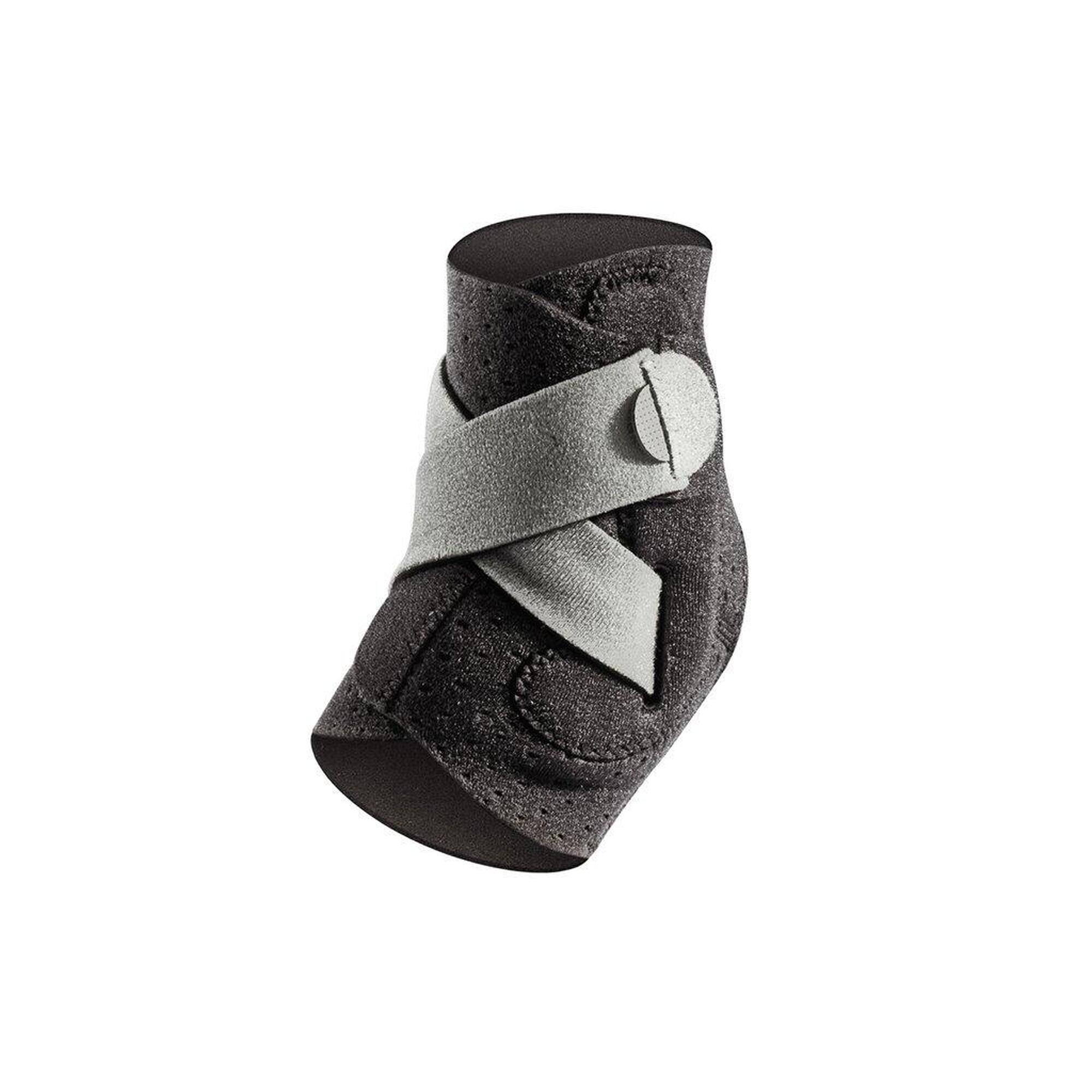 MUELLER Ortéza na kotník Adjust-to-fit ankle stabilizer