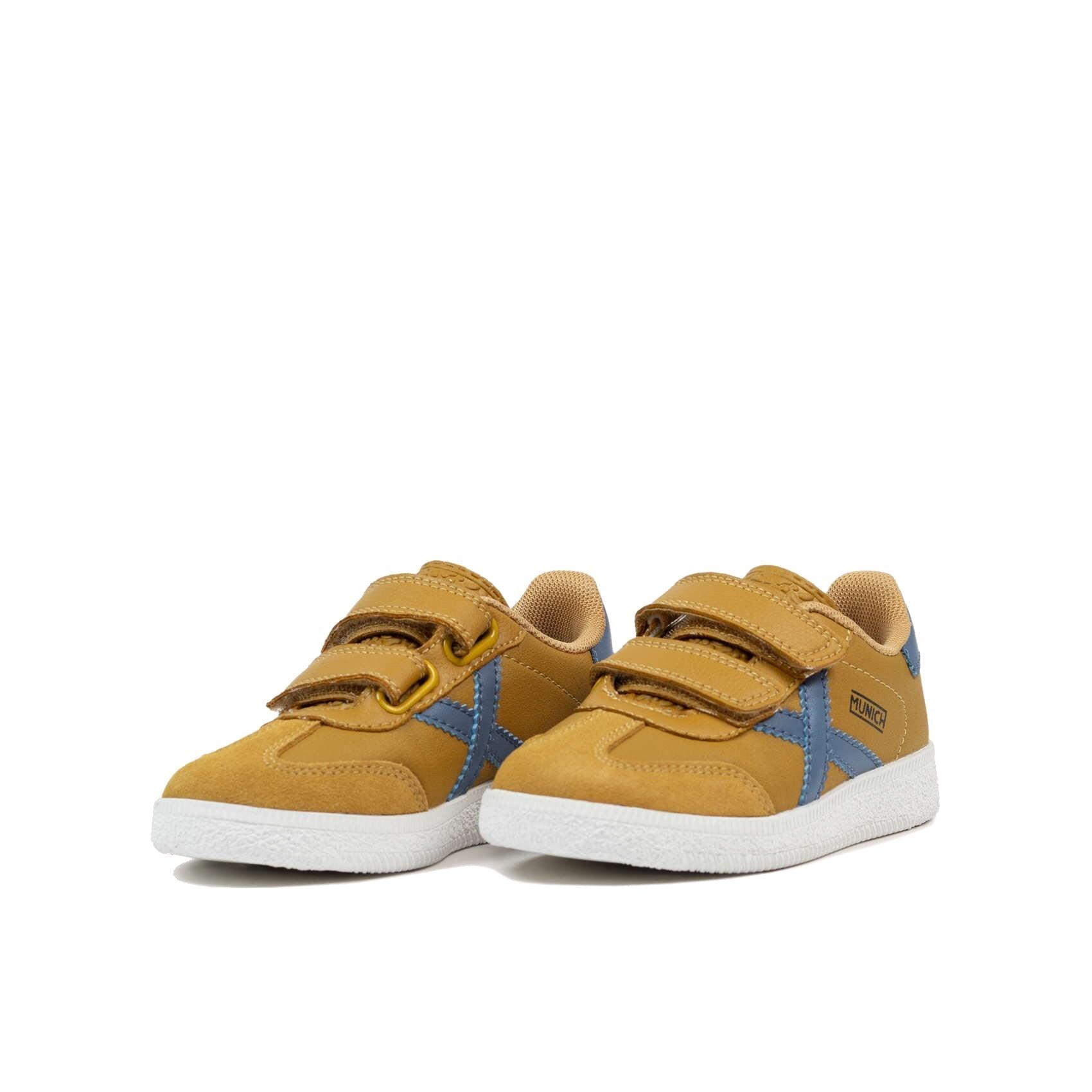 Scarpe Munich modello 8032011 per unisex ragazzi 4/5