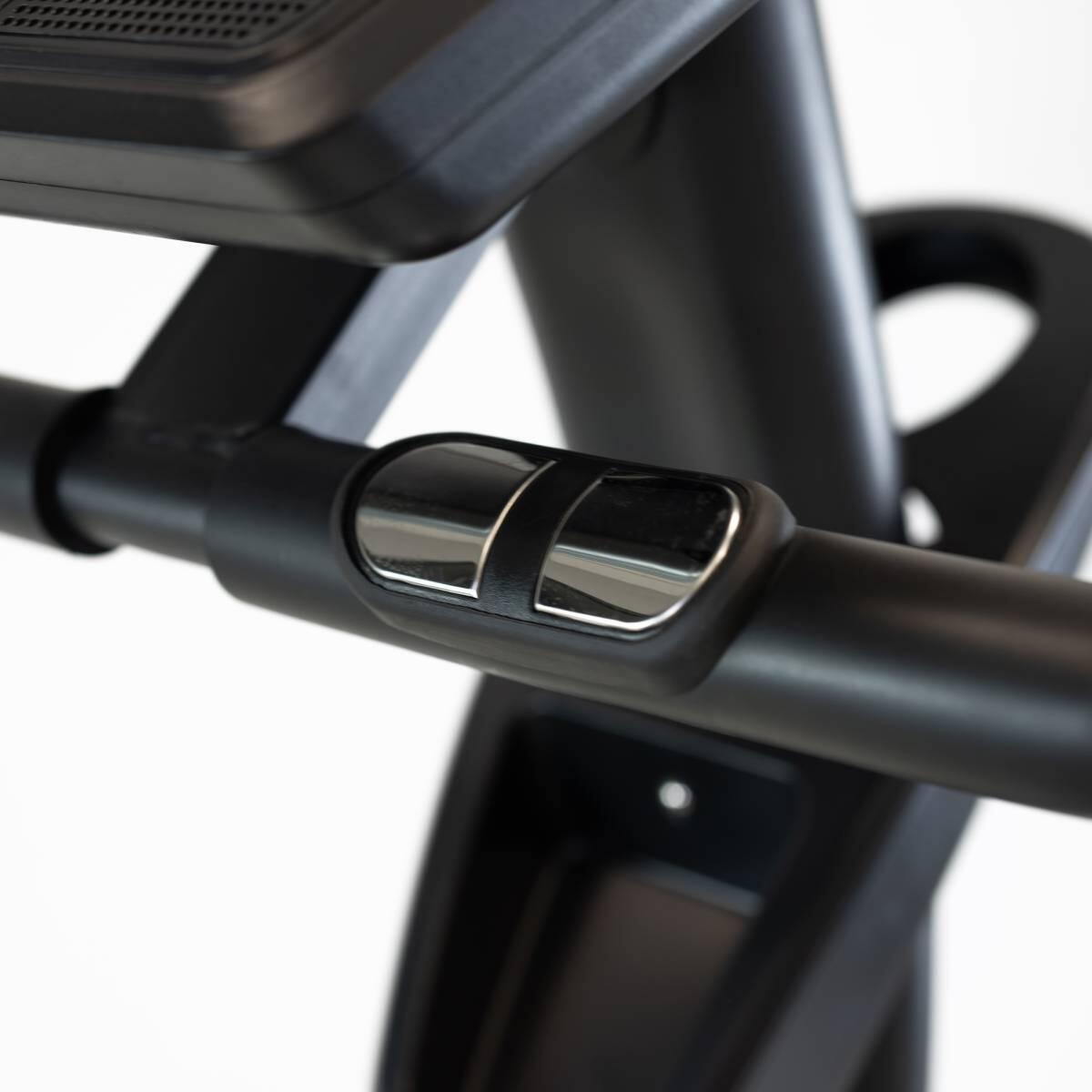 Vélo d'Appartement Vertical Professionnel ST900 TFT Multimedia avec Écran 4/5