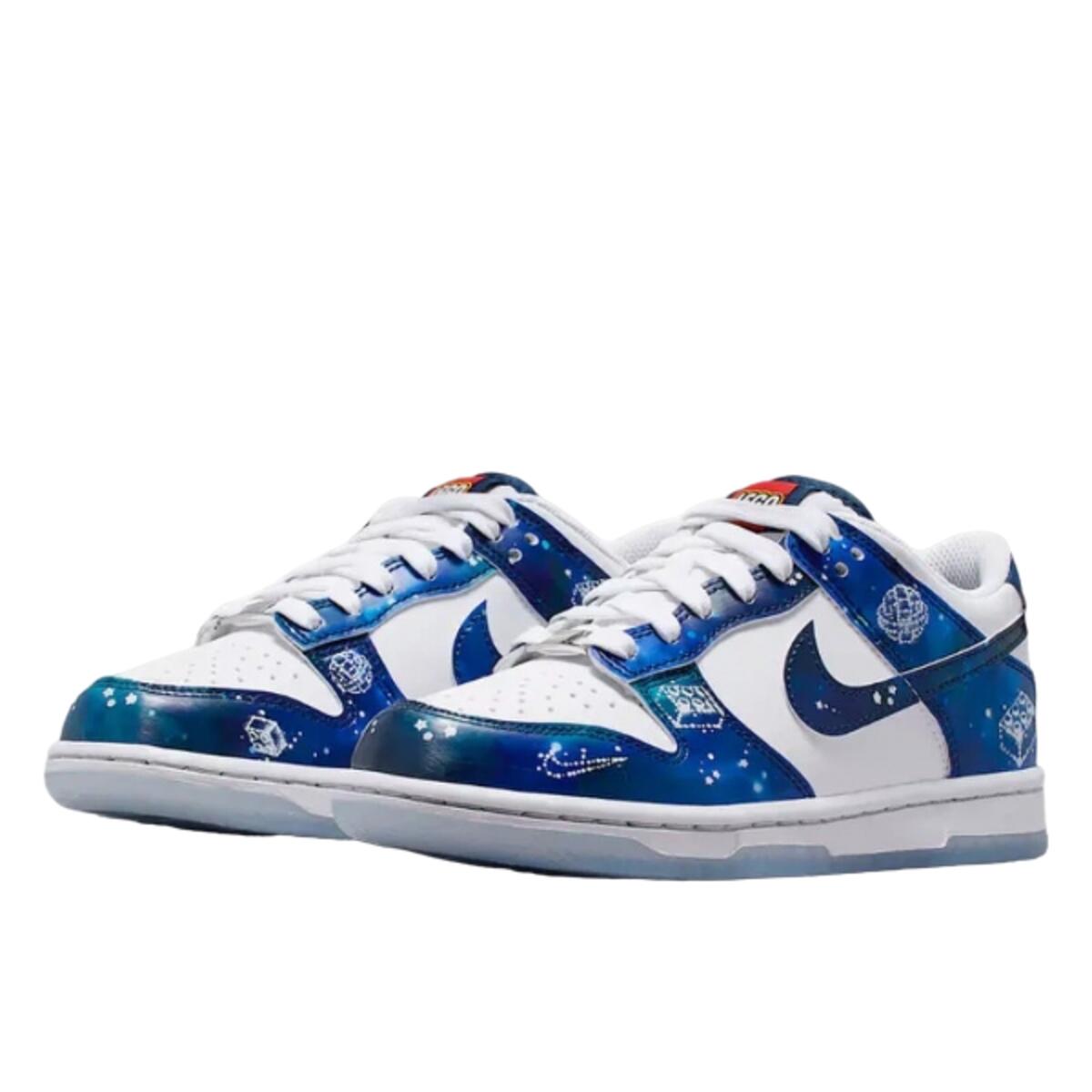 Nike Dunk Low LEGO Galaxy 2/3