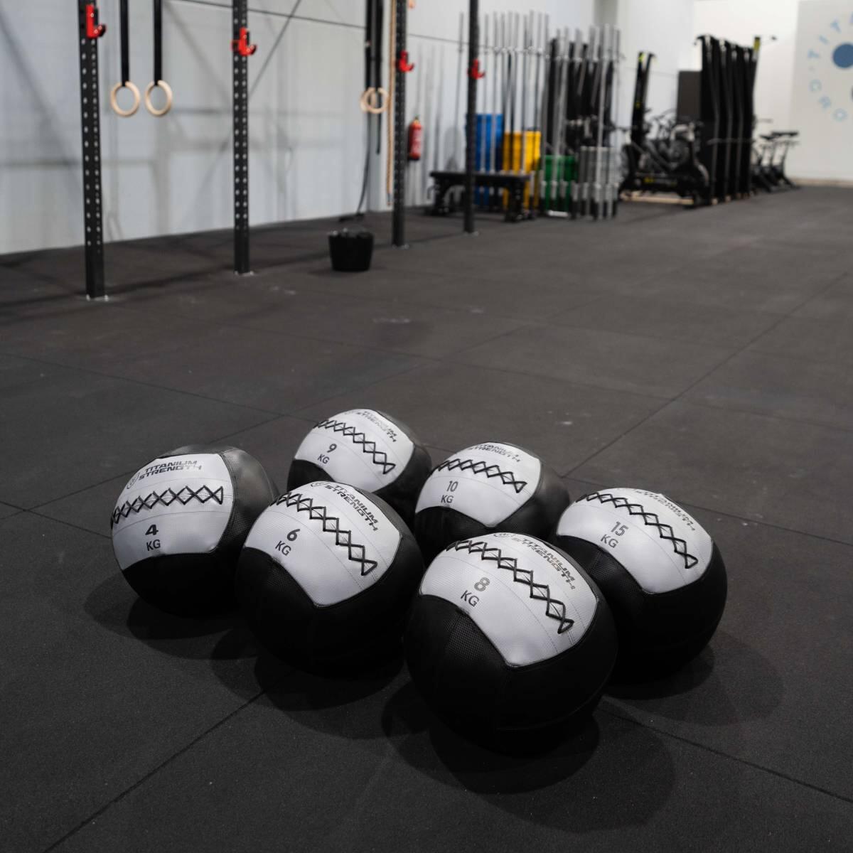 Wall Ball 12 2/2