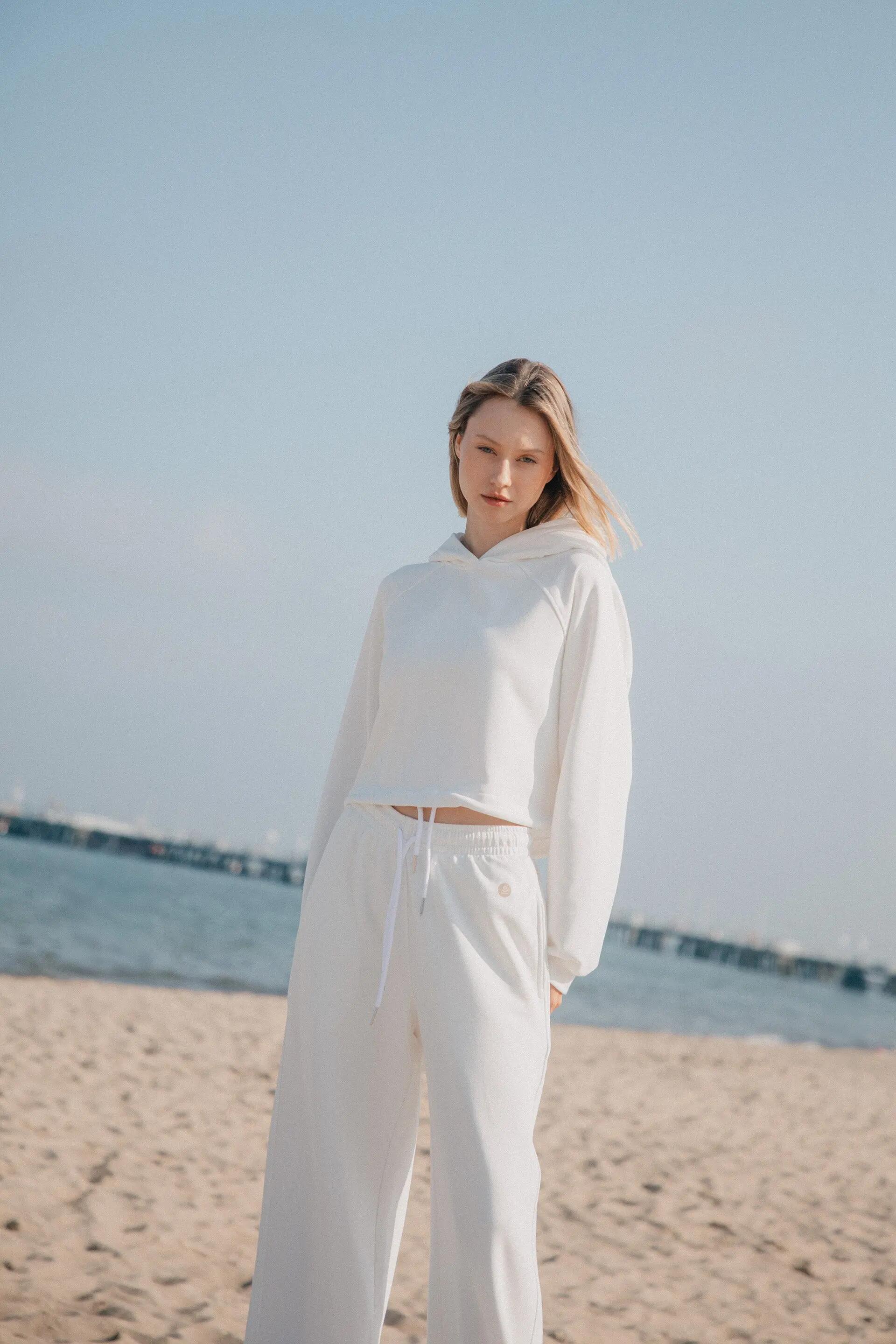 Spodnie do jogi Moonholi Ivy Sweatpants z szerokimi nogawkami 6/7