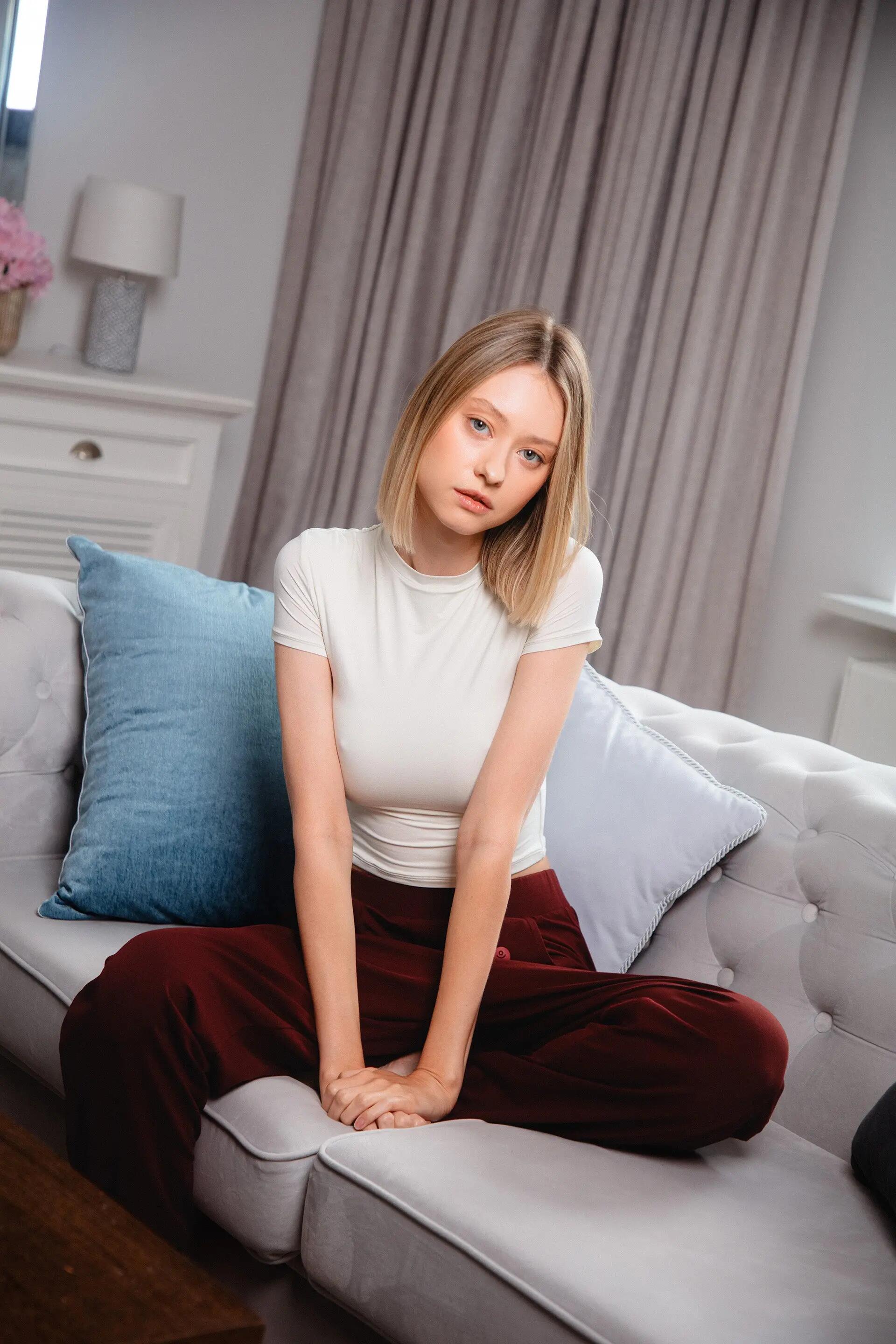 Spodnie do jogi Moonholi Moony Comfy Sweatpants z kieszeniami 4/4